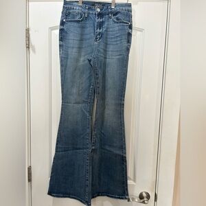 Judy Blue Flare Jeans in Classic Blue